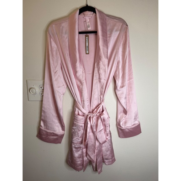 SKIMS Other - Skims Hotel Satin Shine Robe Baby Pink‎ Size M NWT RARE
